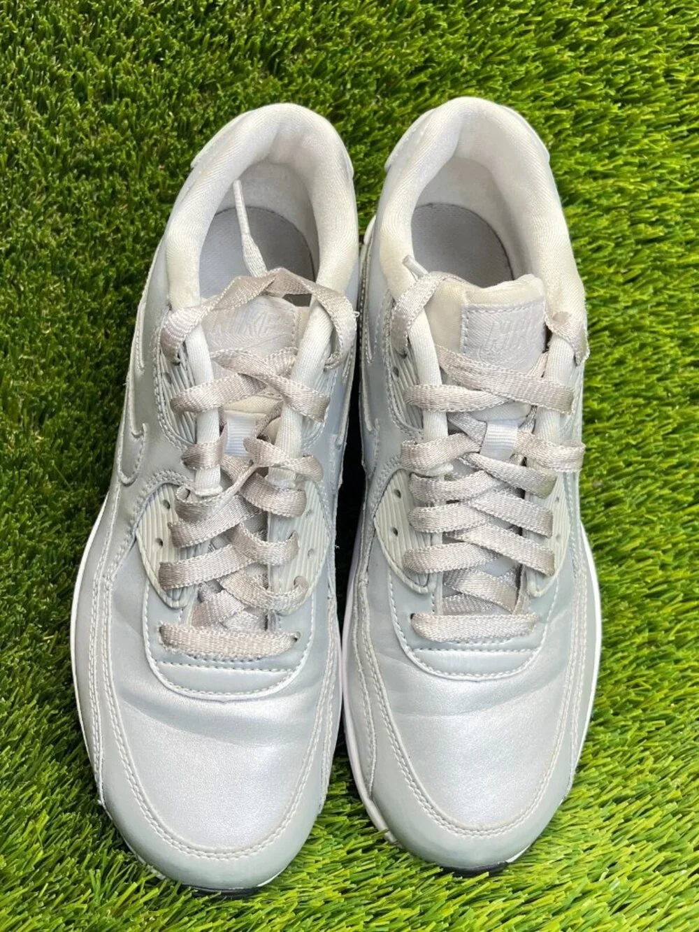 Nike Air Max 90 SE Boys Size 7Y Silver White Casual Leather Shoes Sneakers‎